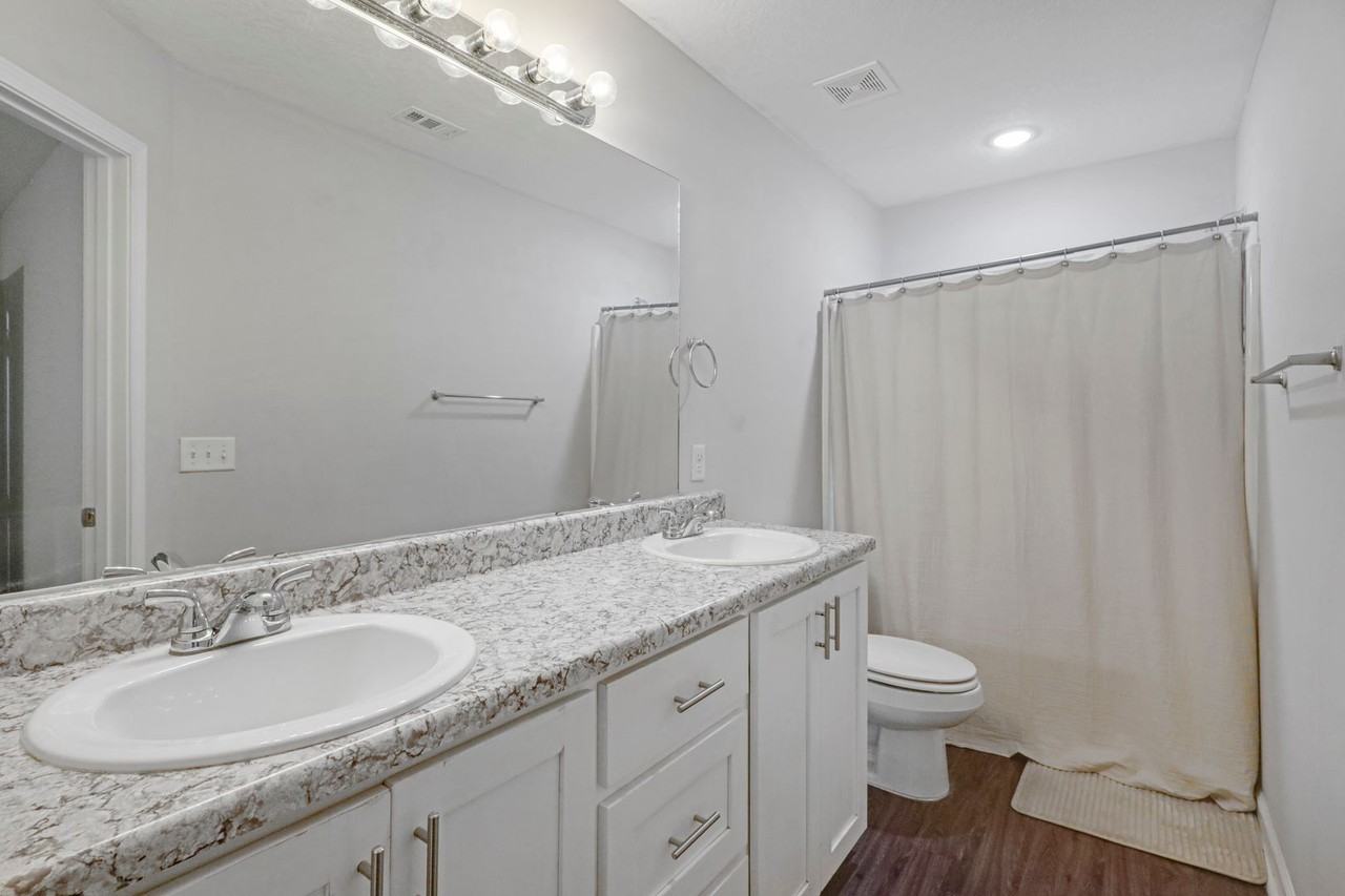 122 Villa Rd - Photo 2 of 10