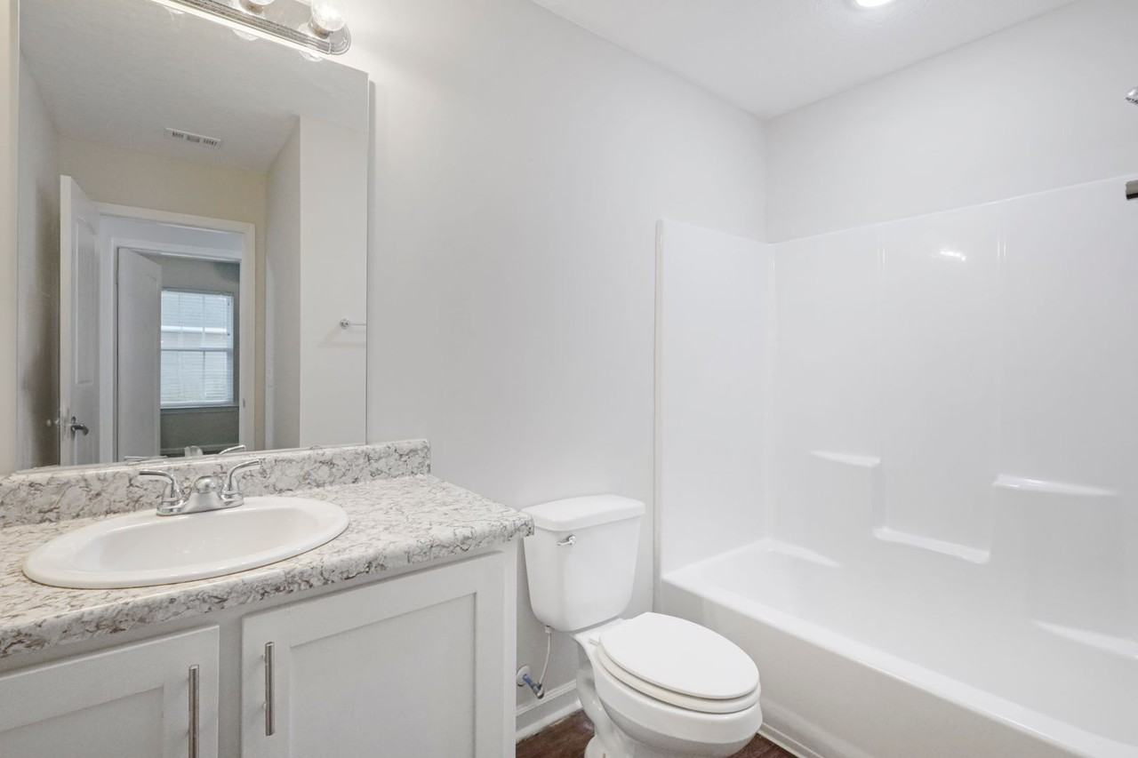 122 Villa Rd - Photo 5 of 10