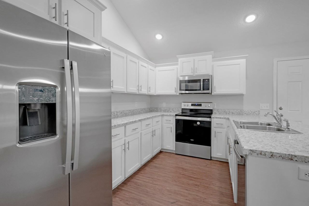 122 Villa Rd - Photo 7 of 10