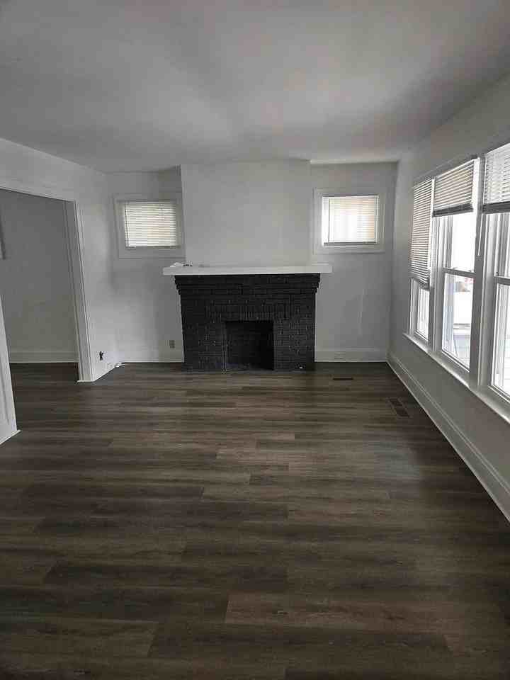 127 N Burgess Ave - Photo 3 of 26