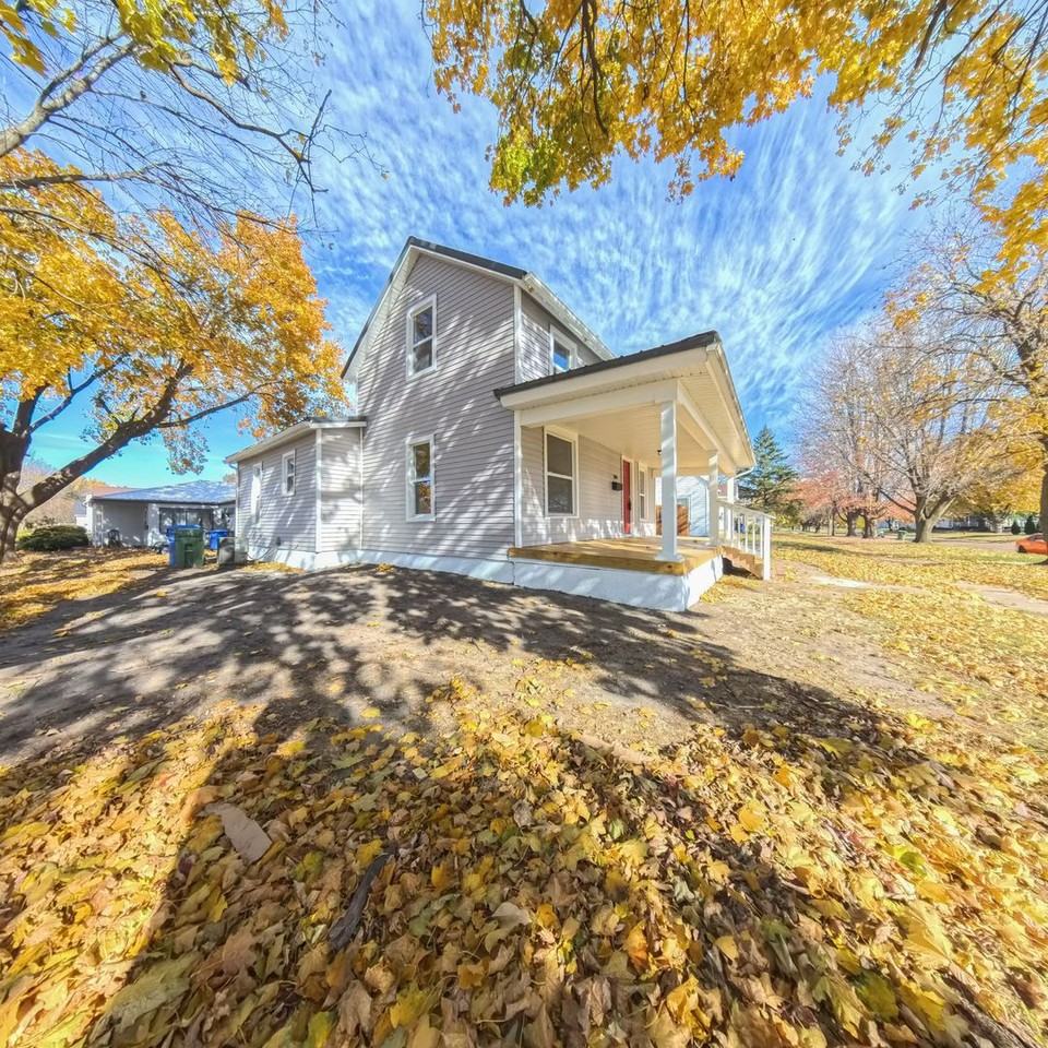 300 E Washington St - Photo 2 of 30