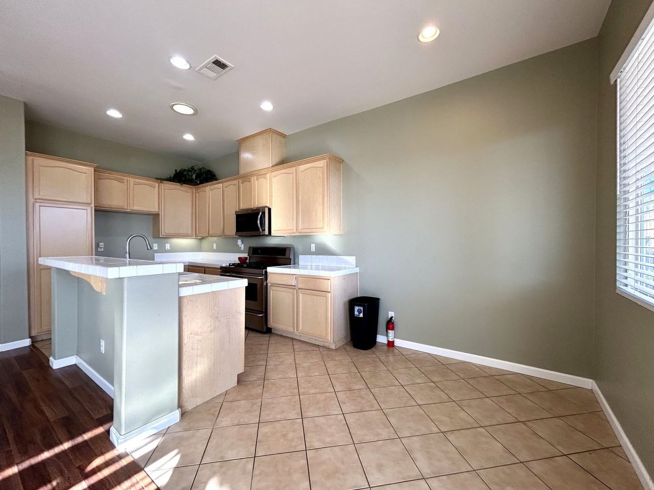 68799 Panorama Dr - Photo 6 of 29