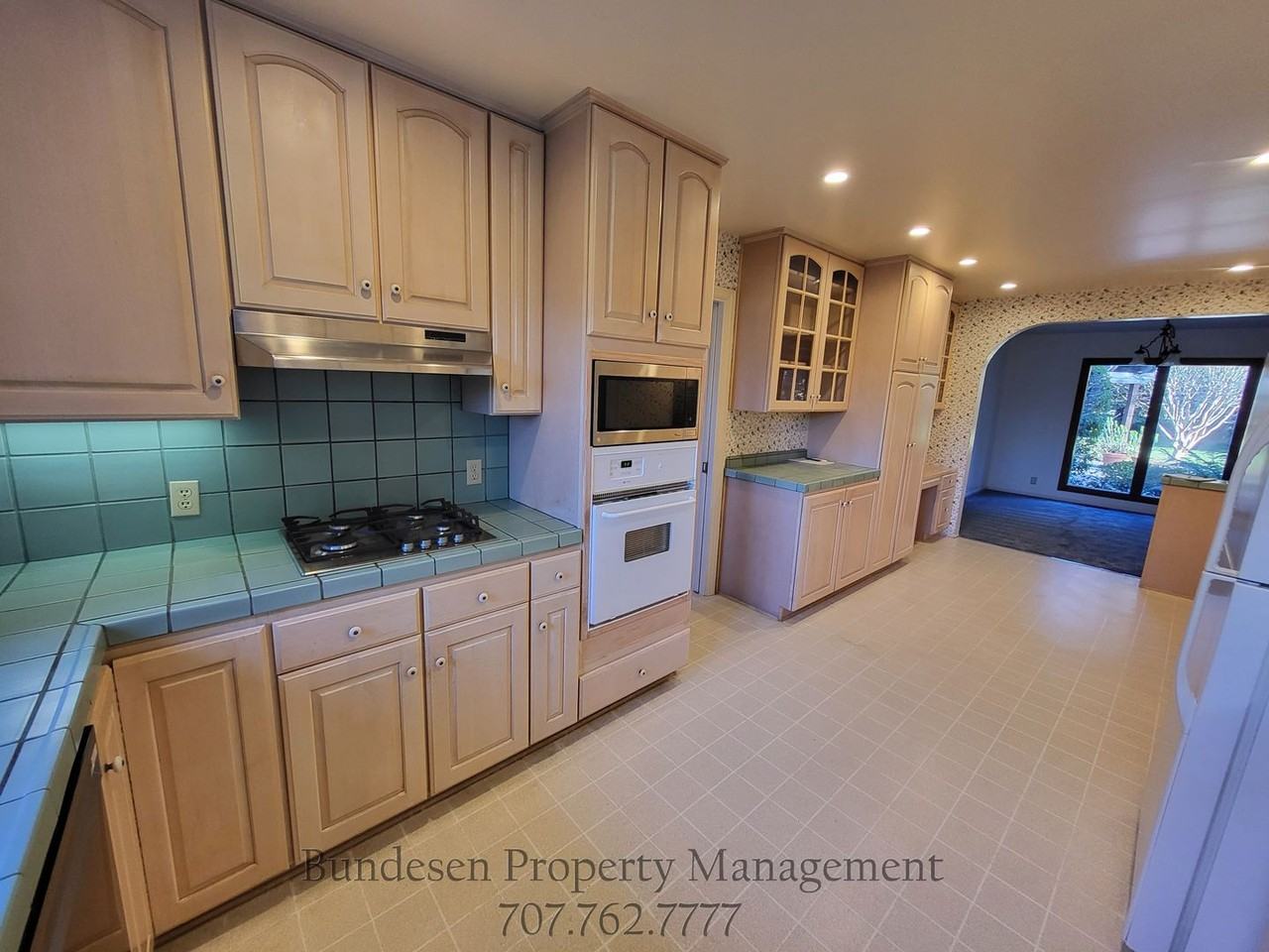 460 Piezzi Ln - Photo 3 of 22