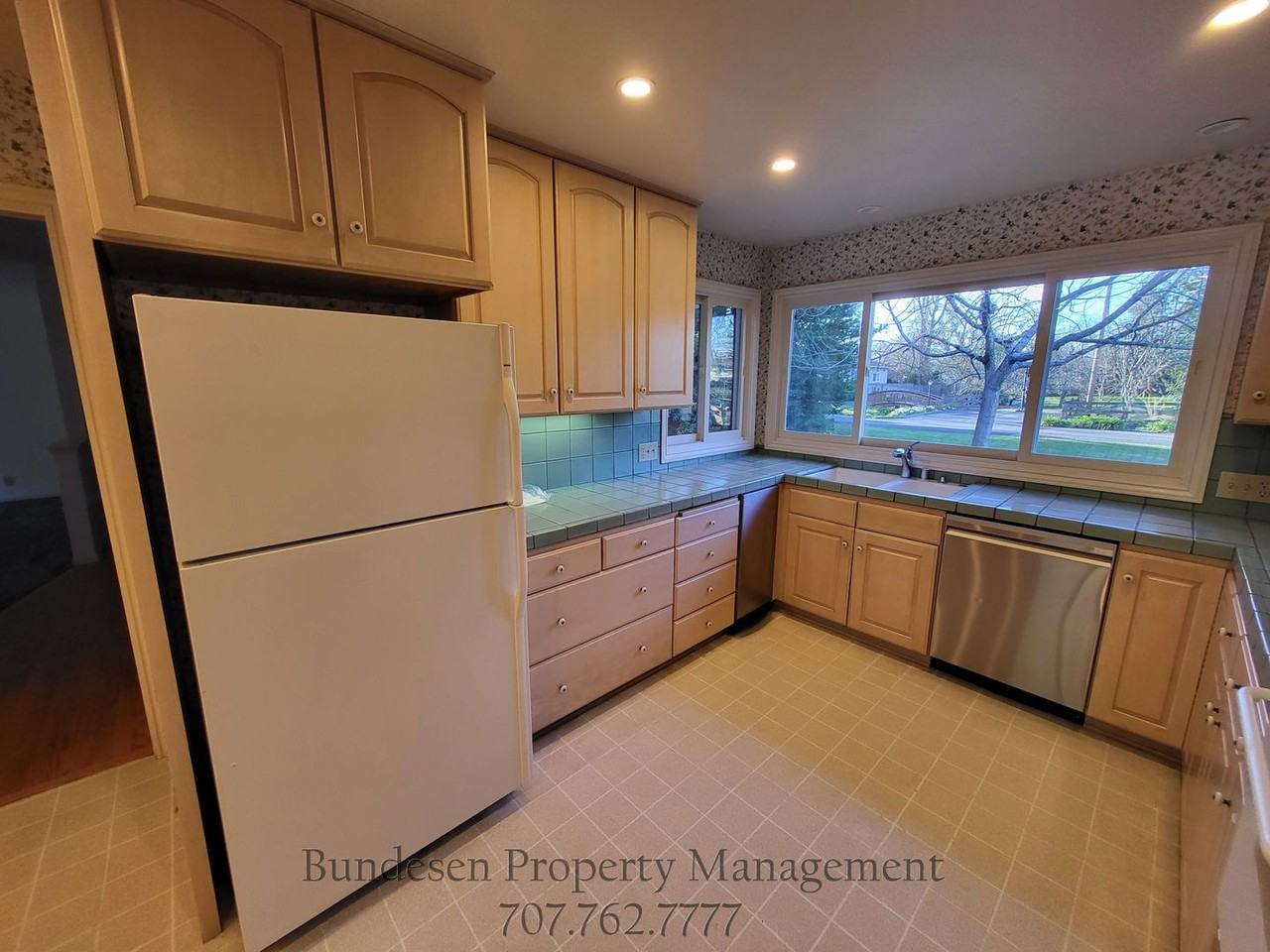 460 Piezzi Ln - Photo 4 of 22