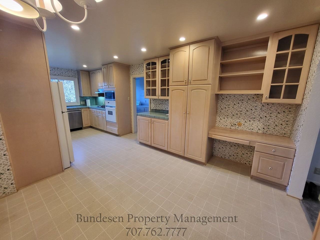 460 Piezzi Ln - Photo 5 of 22