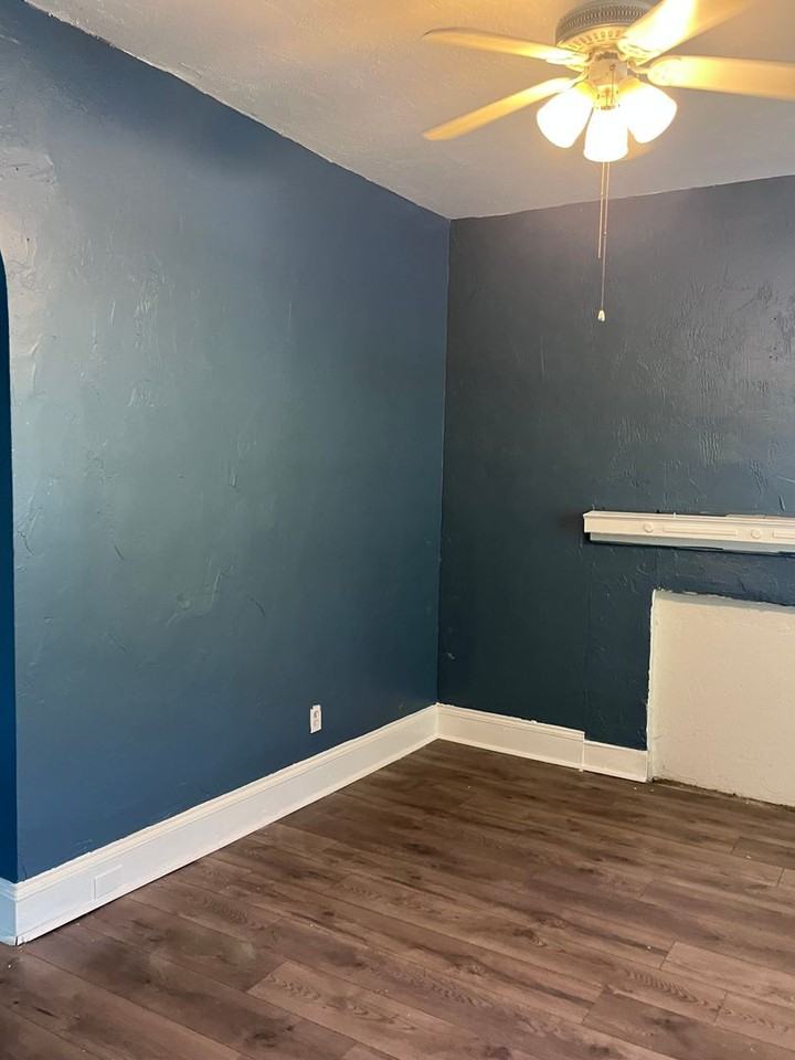 728 East 93rd Street - Photo 3 of 12