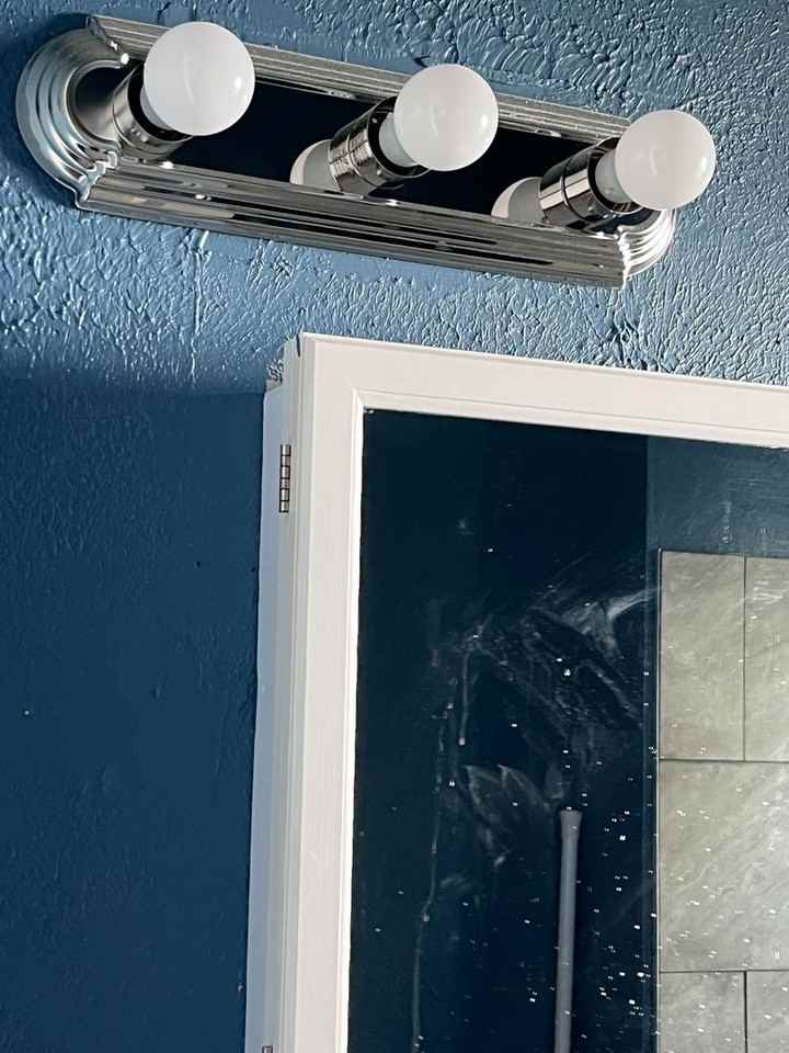 728 East 93rd Street - Photo 4 of 12