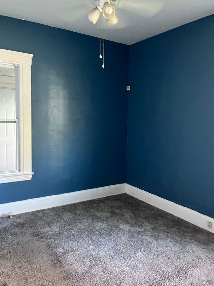 728 East 93rd Street - Photo 5 of 12