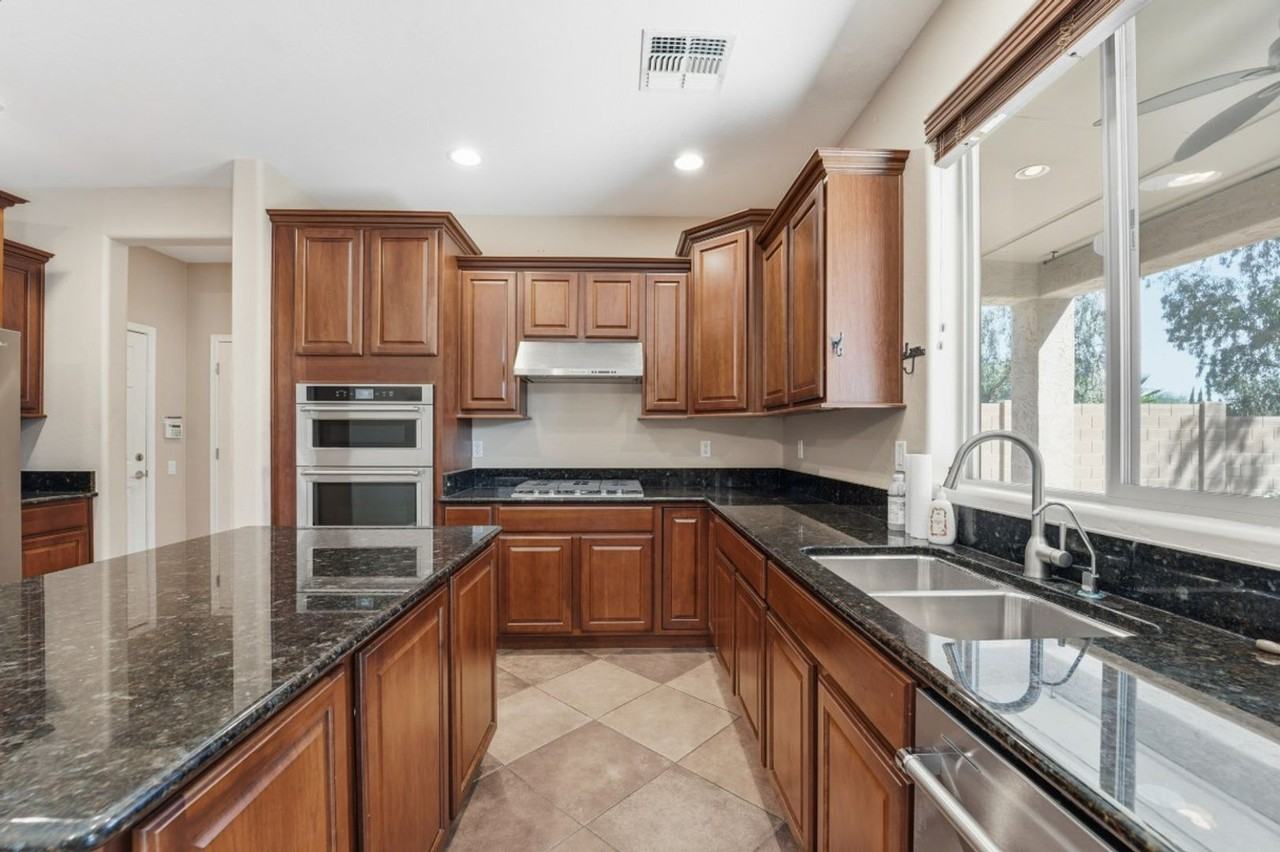 5123 Saddlehorn Road - Photo 6 of 50