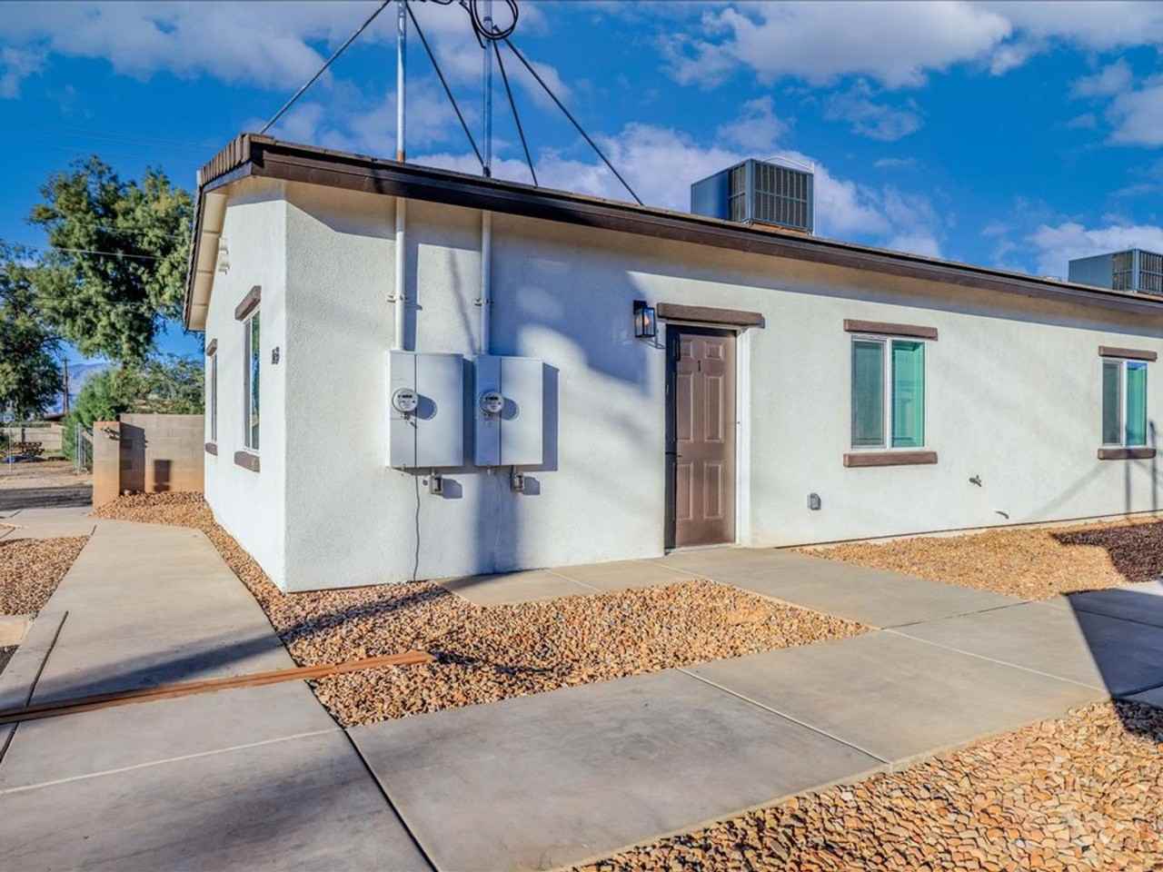 1603 1603 S Van Buren Ave Units 1 - Photo 3 of 19