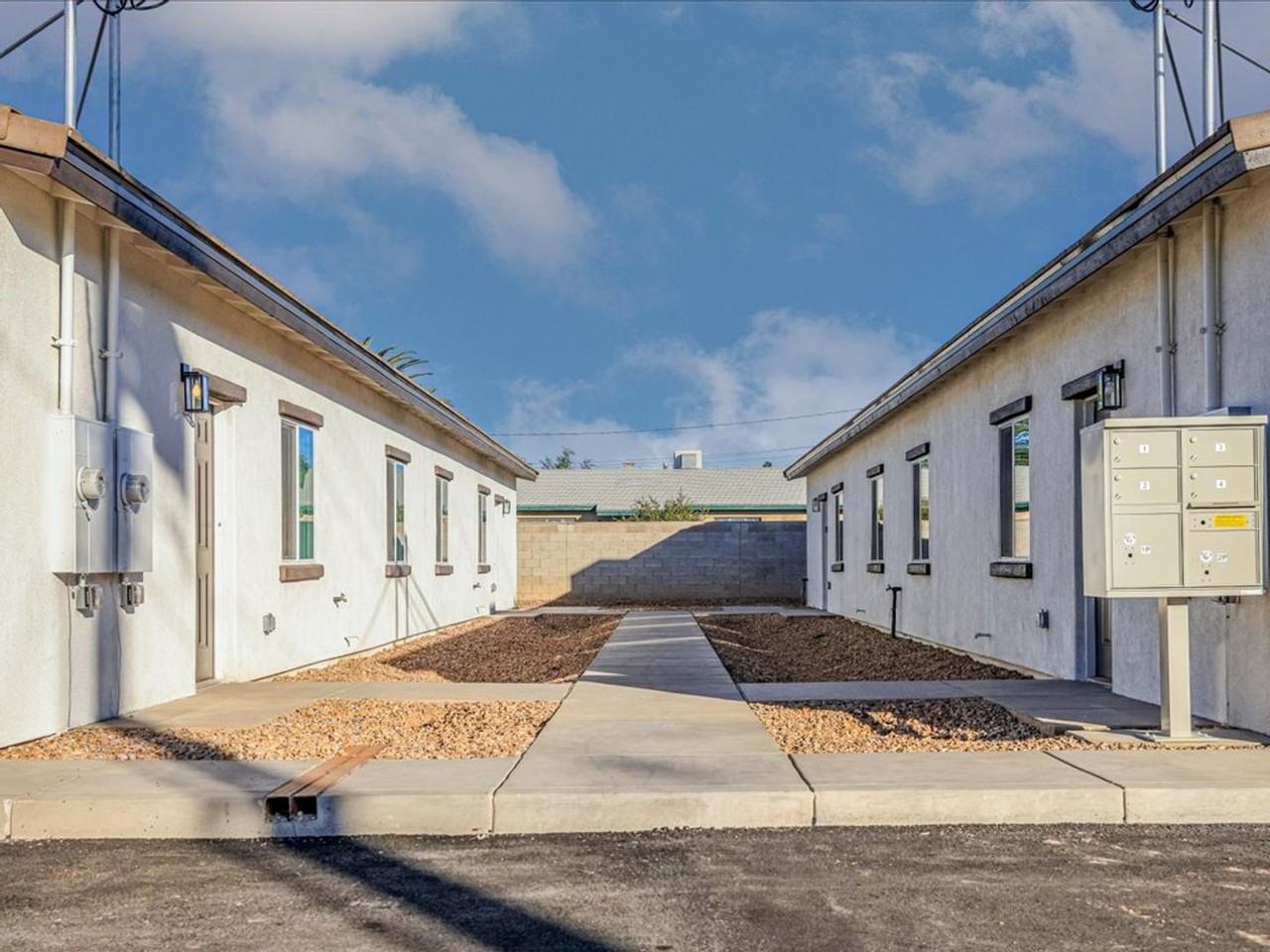 1603 1603 S Van Buren Ave Units 1 - Photo 2 of 19