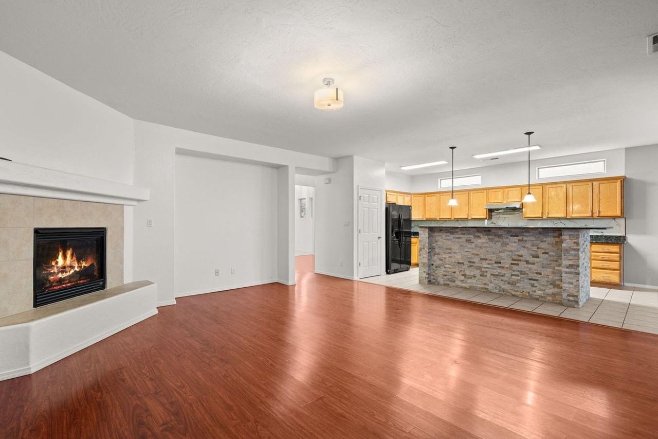 1244 Fig Springs Dr - Photo 4 of 13