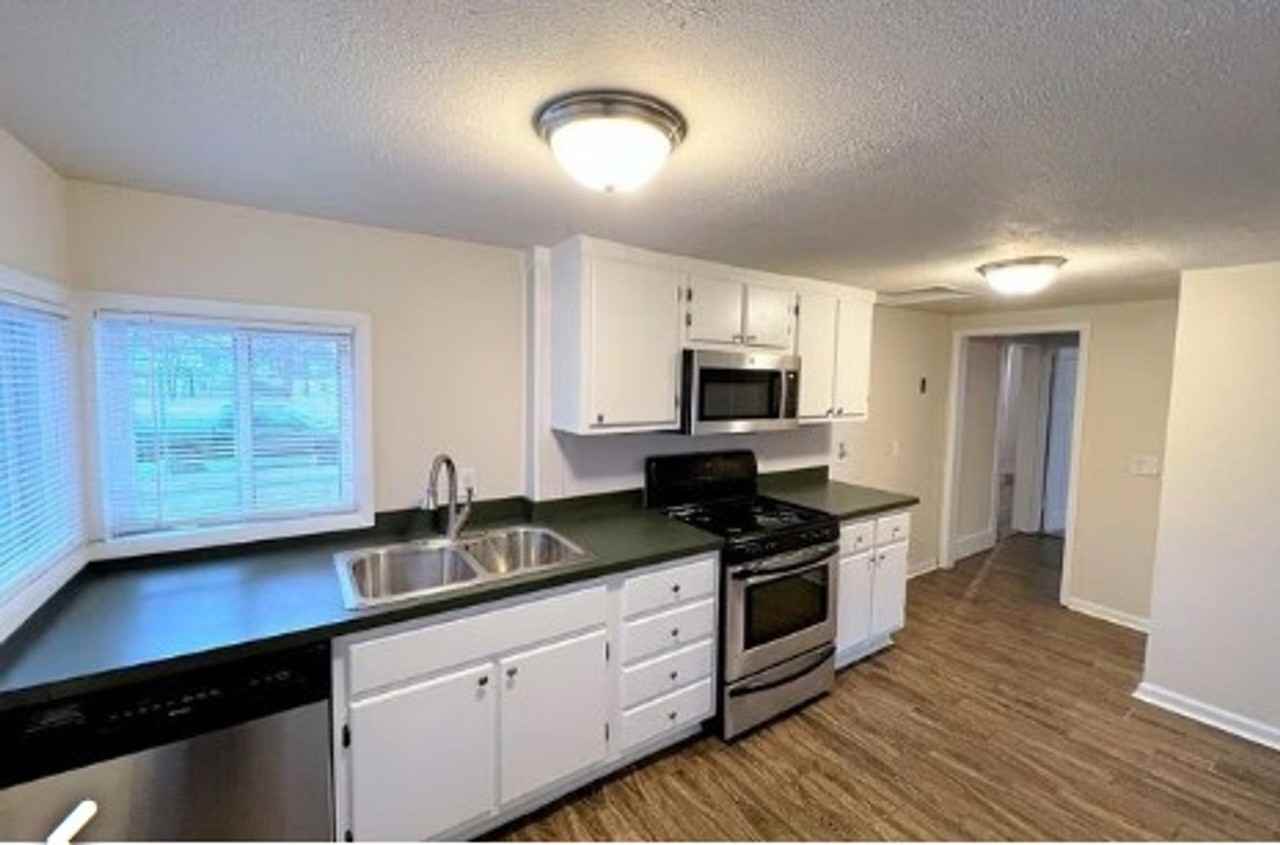 513 Rodd Street Unit - Photo 4 of 12