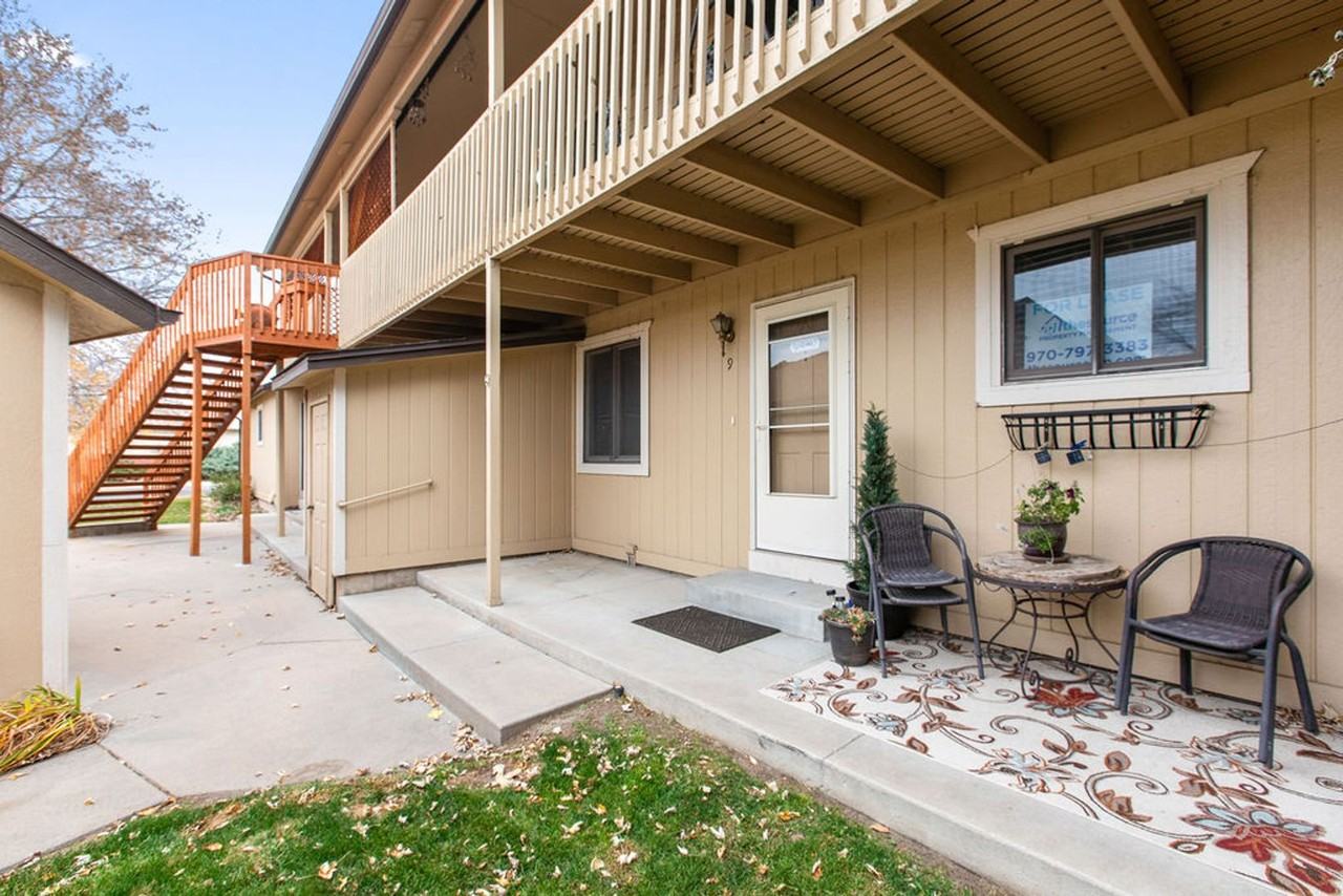 919 Conifer Ct - Photo 2 of 21