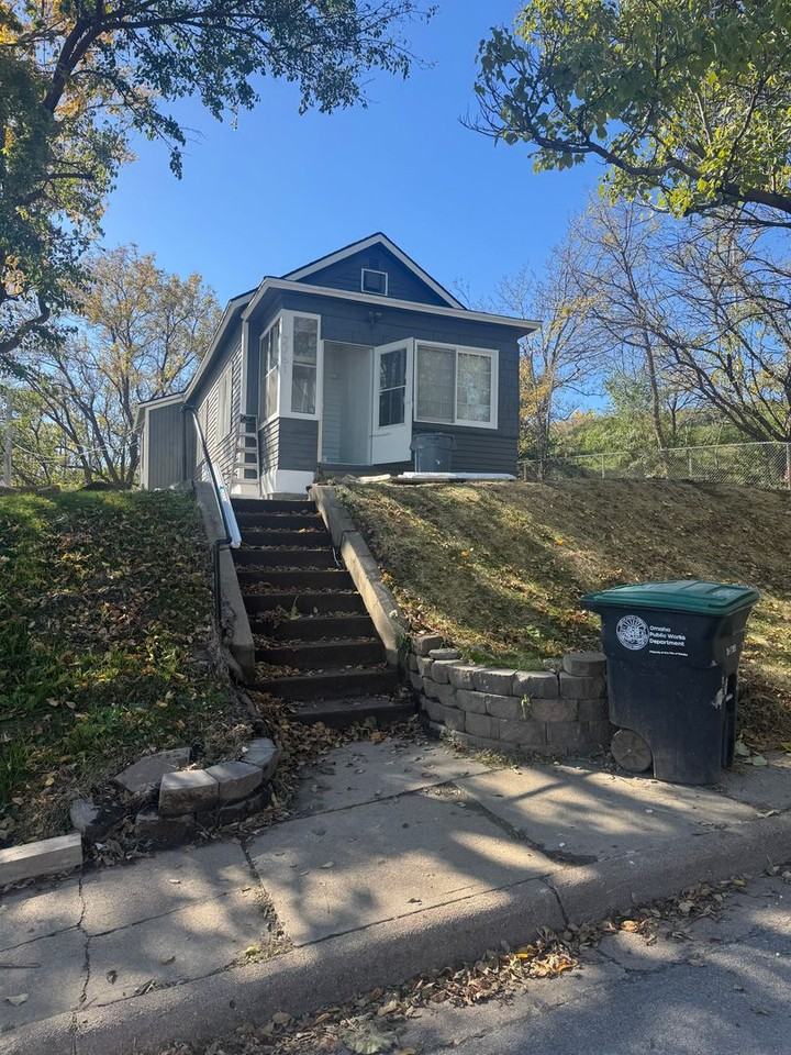 2761 Dean Cir - Photo 2 of 8