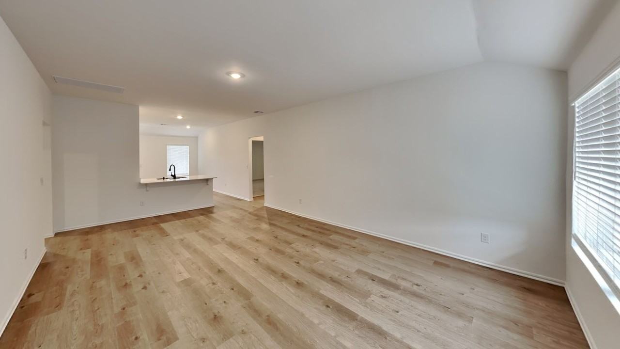 718 Sw 11th St - Photo 4 of 20