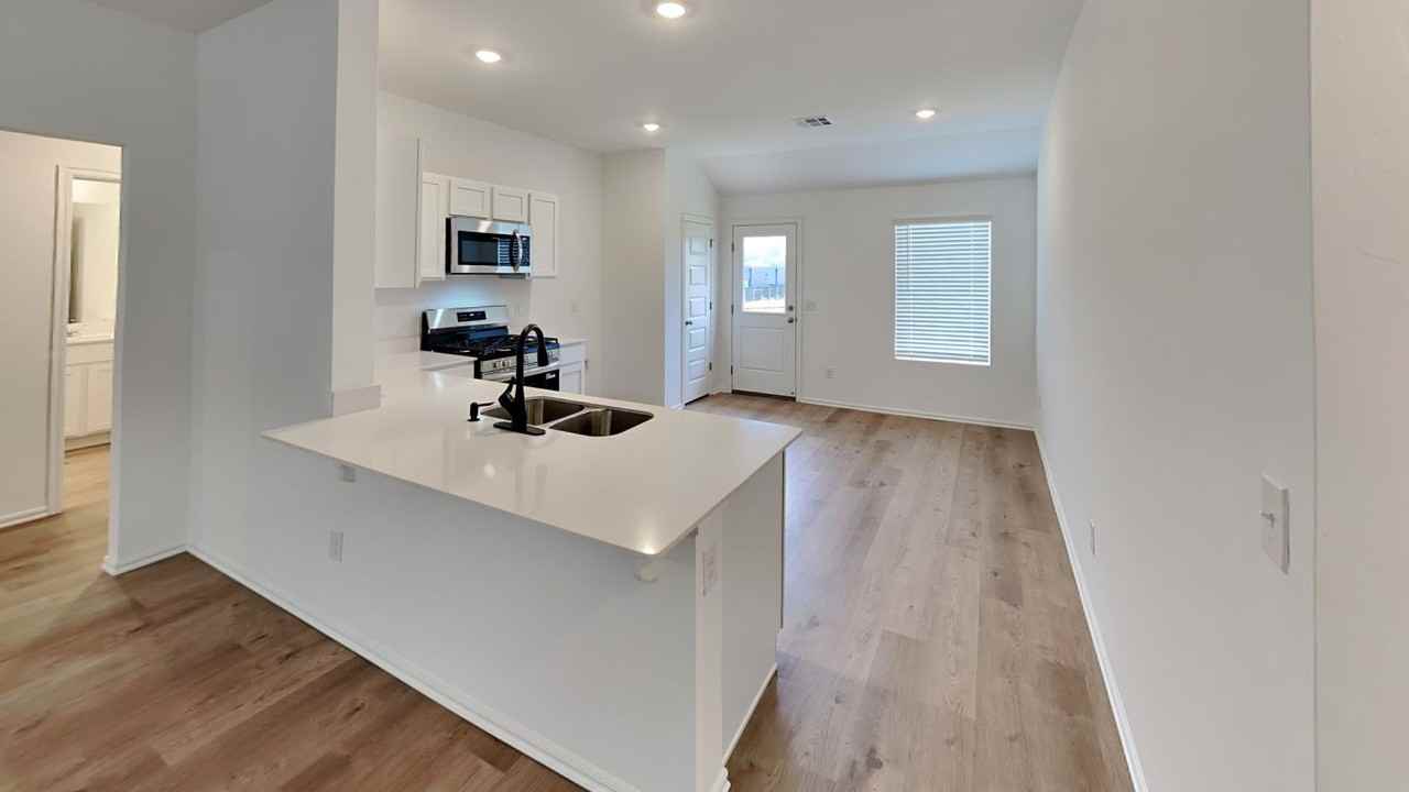 718 Sw 11th St - Photo 6 of 20