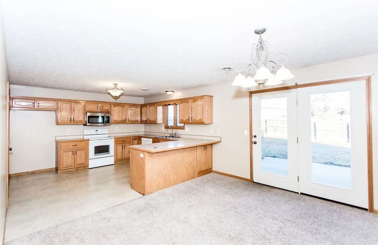 227 William Drive - Photo 3 of 12