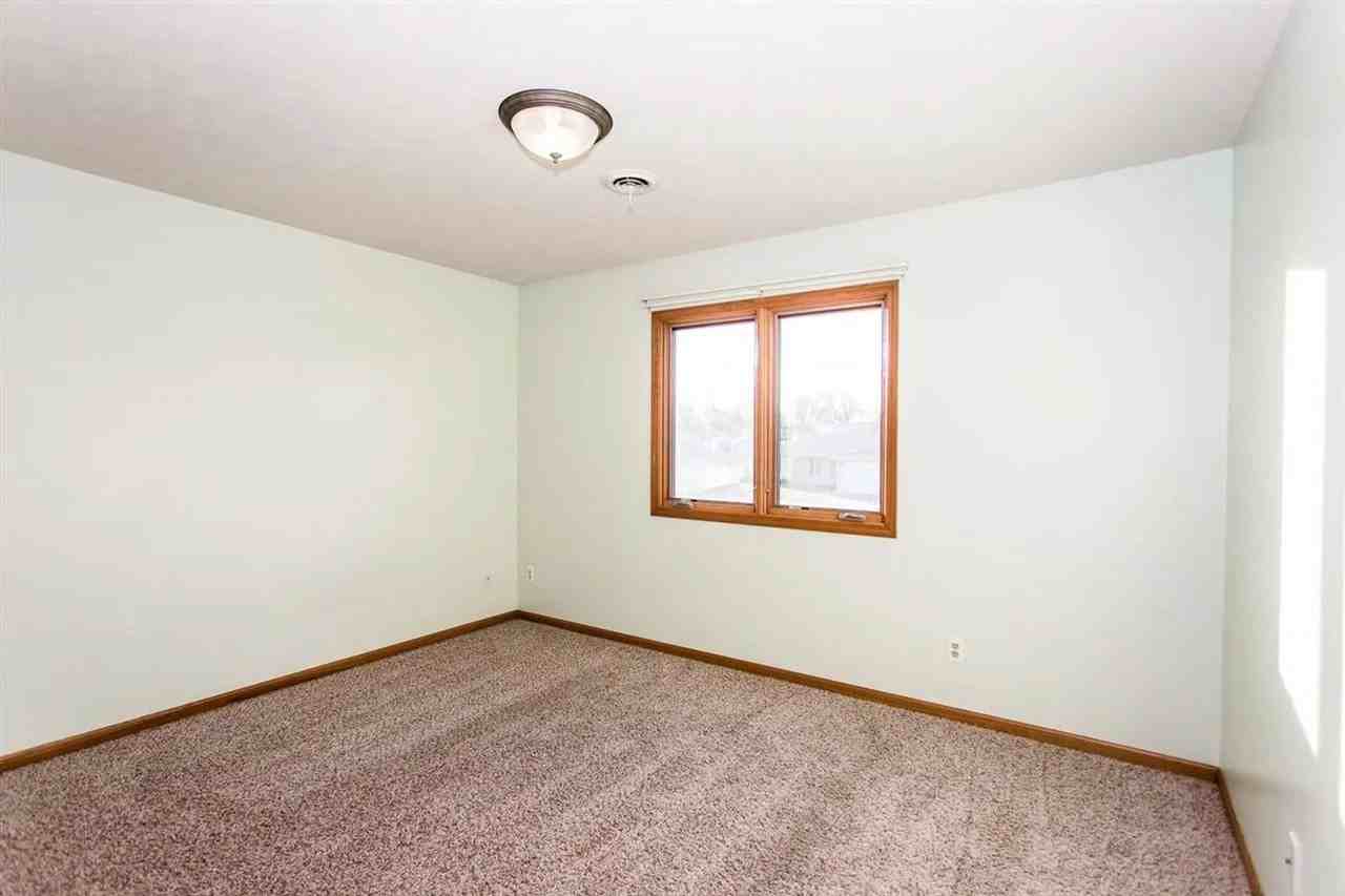 227 William Drive - Photo 6 of 12