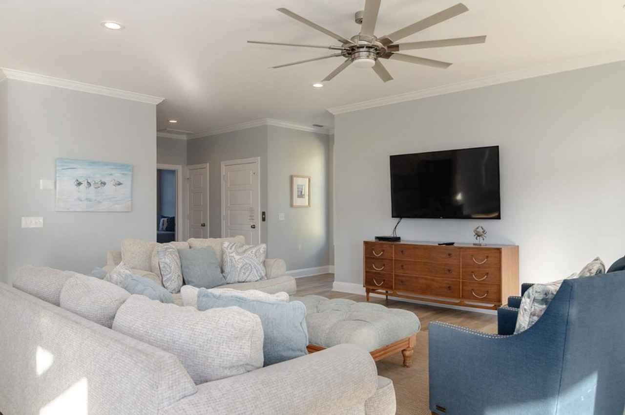 507 N Fort Fisher Blvd - Photo 6 of 50