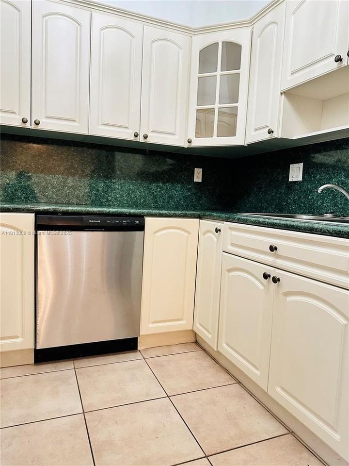 1101 Nw 134th Pl - Photo 2 of 24