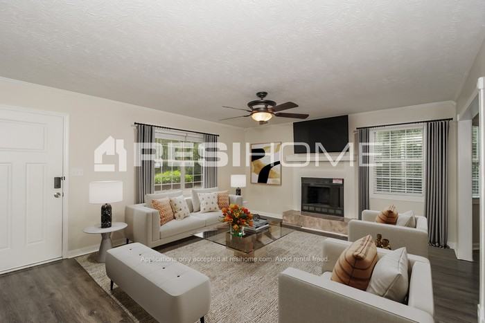 75 Spring Dr - Photo 7 of 20