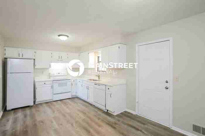 515 Southeast 19th Street - Photo 4 of 17