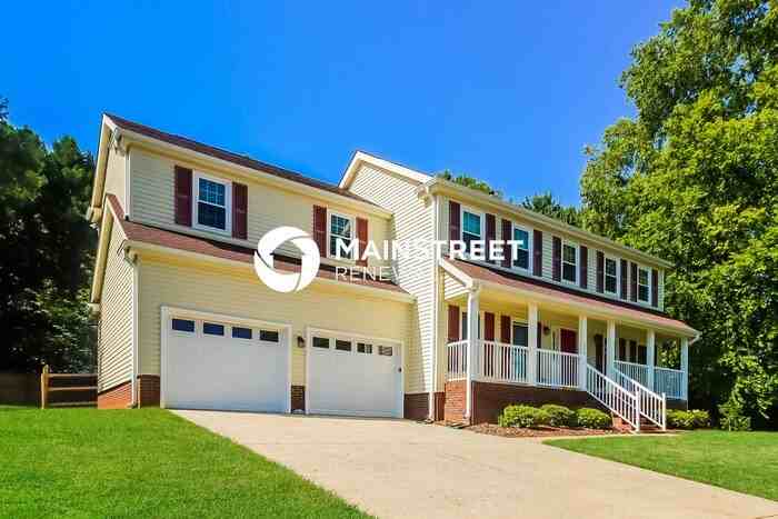 9216 Torrence Crossing Drive - Photo 3 of 17