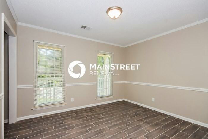 9216 Torrence Crossing Drive - Photo 5 of 17