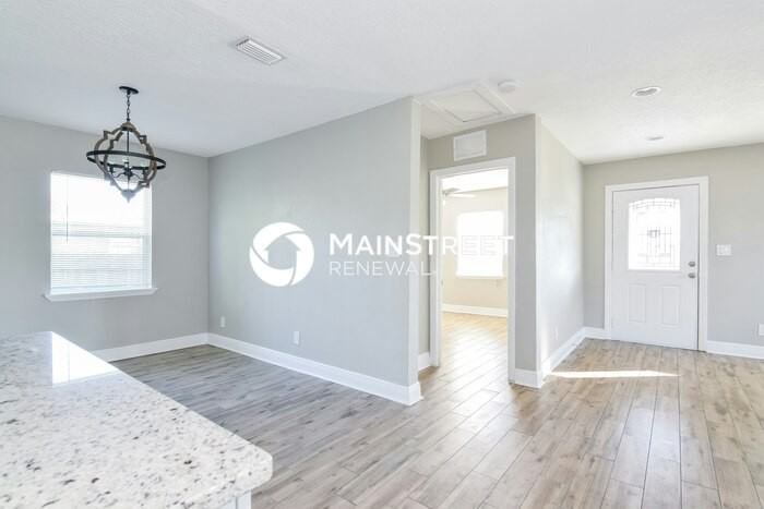 2509 W Grace St - Photo 3 of 16