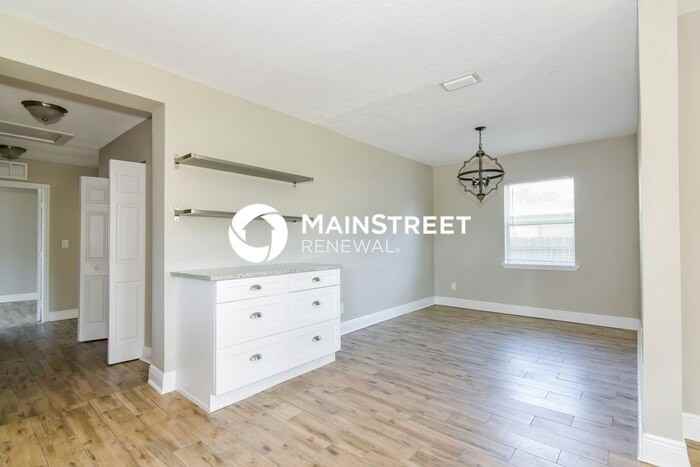 2509 W Grace St - Photo 4 of 16