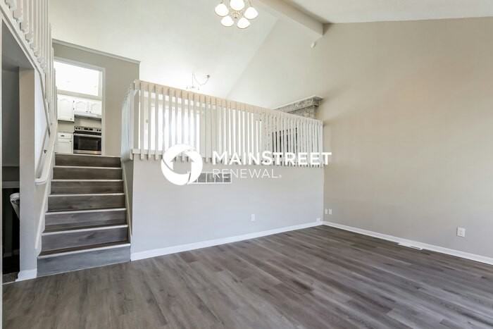 1813 Ne Gatewood Dr - Photo 3 of 19