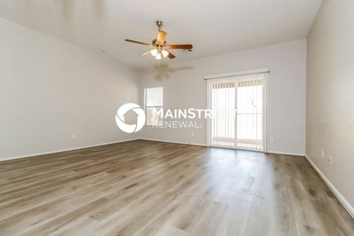 15220 W Shaw Butte Dr - Photo 5 of 16