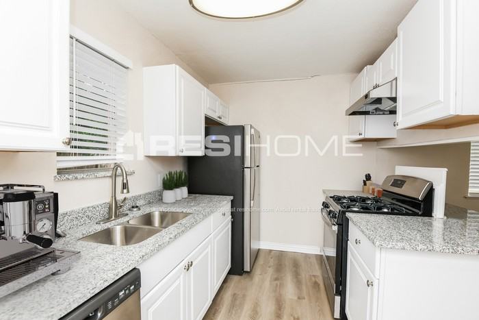 2403 Catalo Ln - Photo 2 of 17