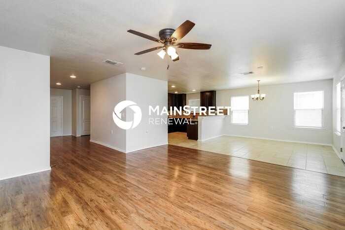 7435 Bluebonnet Bay - Photo 3 of 16