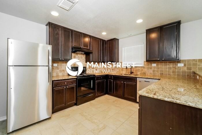 7435 Bluebonnet Bay - Photo 6 of 16