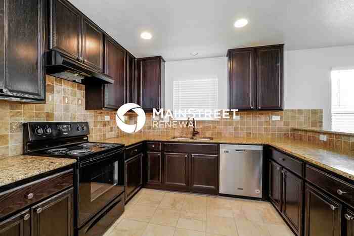 7435 Bluebonnet Bay - Photo 7 of 16