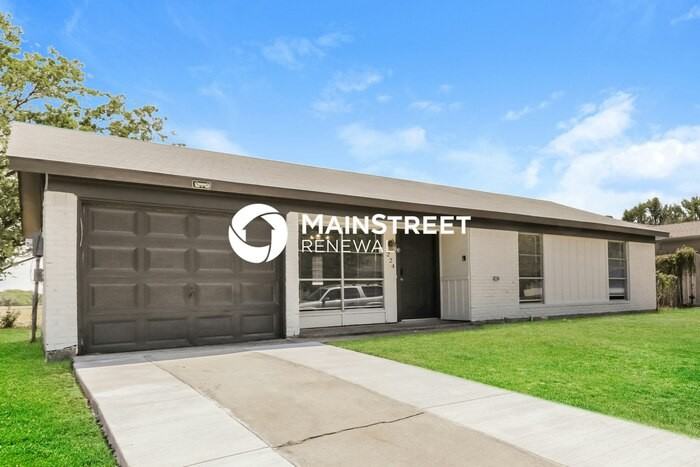 224 Woodgrove St #D - Photo 2 of 16