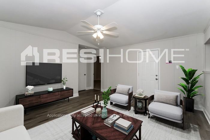 6517 Wooddale Dr - Photo 3 of 17