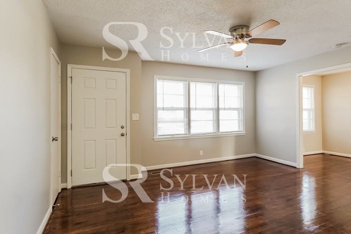 137 Rose Dr - Photo 3 of 15