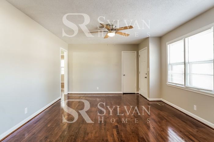 137 Rose Dr - Photo 4 of 15