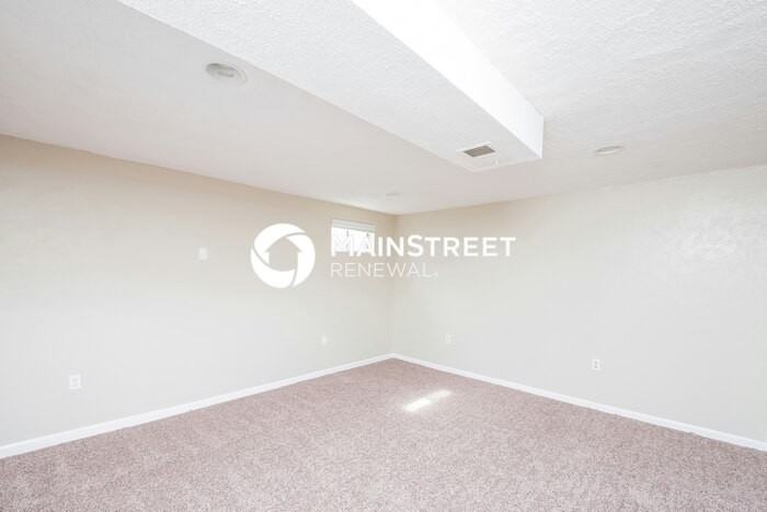 8563 Dover Ct - Photo 7 of 17