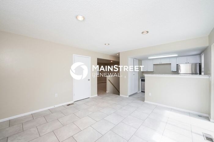 8563 Dover Ct - Photo 3 of 17