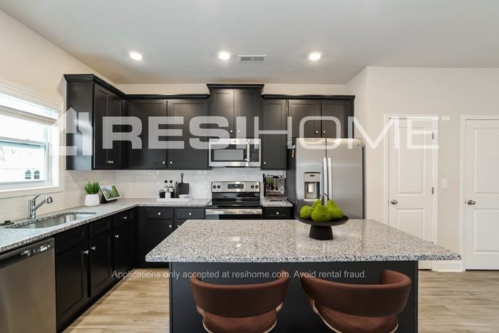 5179 Mintworth Commons Dr - Photo 3 of 14