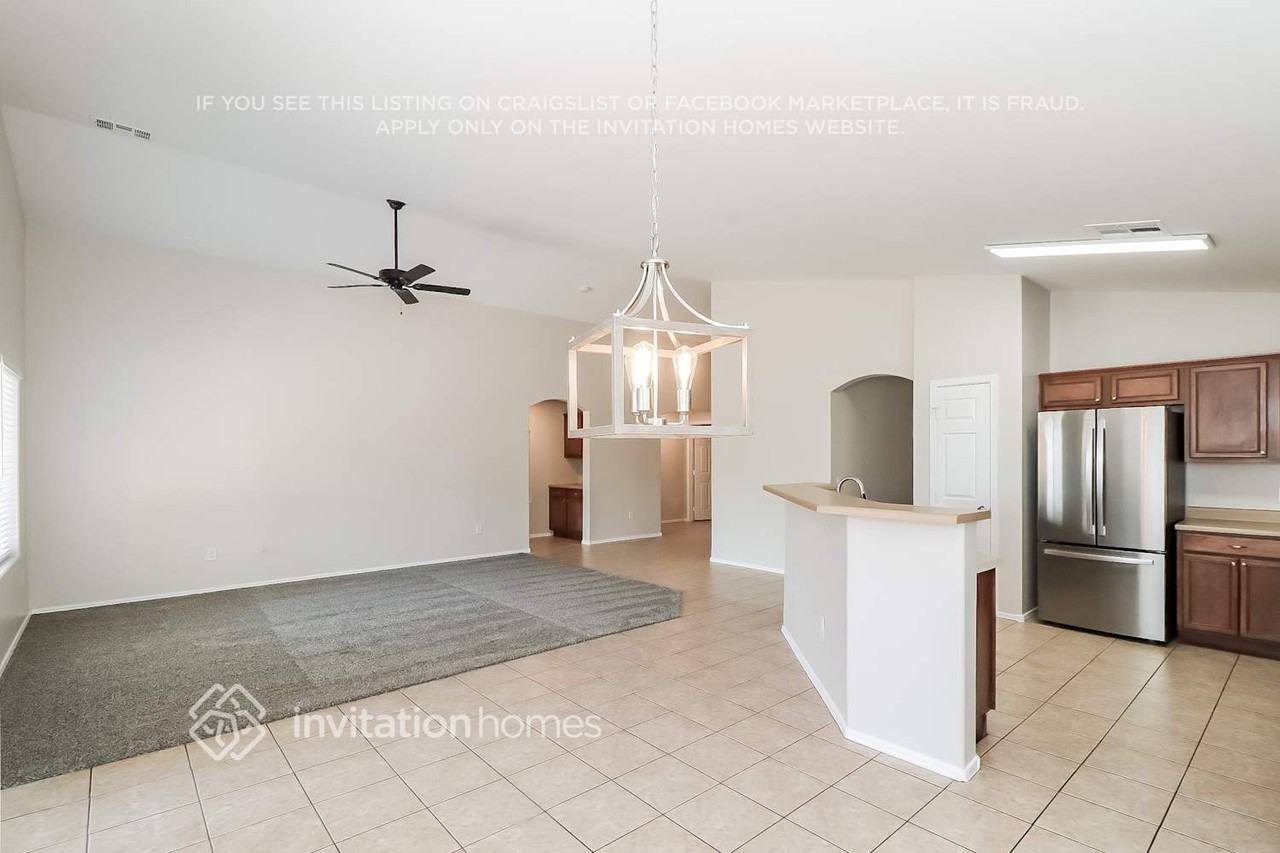 2201 S 112th Ave - Photo 4 of 16