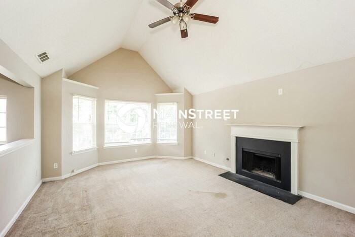 11885 Registry Boulevard - Photo 2 of 16