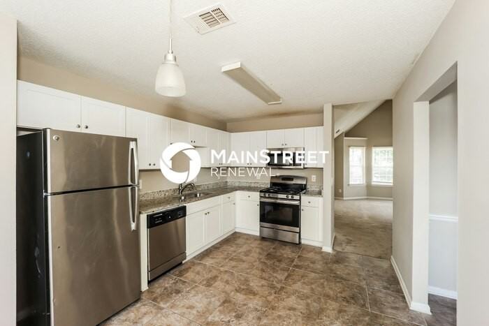 11885 Registry Boulevard - Photo 5 of 16