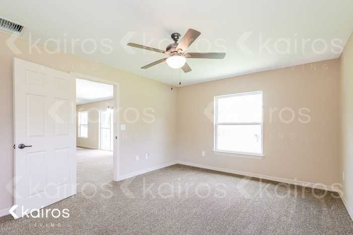 419 Marion Oaks Pass - Photo 3 of 9