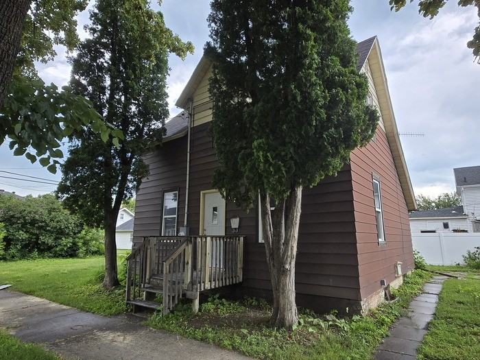 317 6th Ave N - Photo 4 of 19