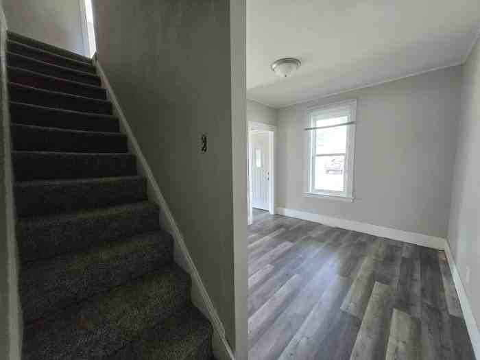 317 6th Ave N - Photo 7 of 19